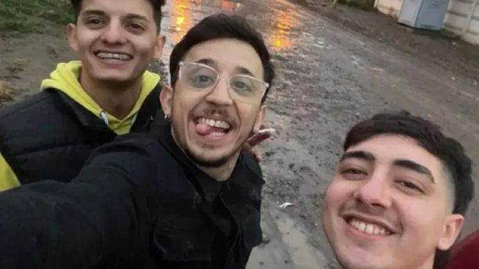 Dos amigos de Rodrigo Noya lo fueron a ver al teatro y murieron horas después en un trágico accidente