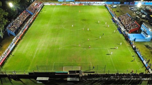 Escándalo en el fútbol: apartaron a un DT por enviar mensajes comprometedores a un menor de edad