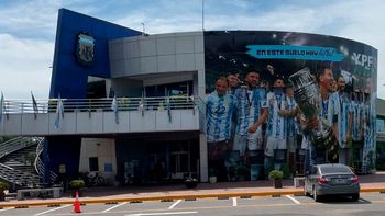 Los tres gigantes europeos que pelean por el futuro crack de la Selección Argentina