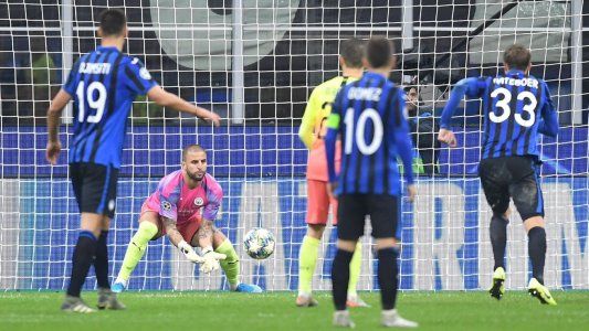 Champions League: con un defensor en el arco, Manchester City empató 1-1 ante Atalanta en un partido increíble