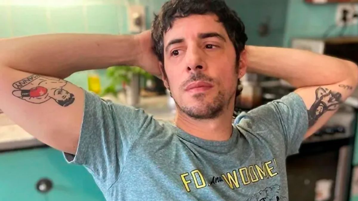 Esteban Lamothe, a los besos y muy romántico con una actriz de Envidiosa