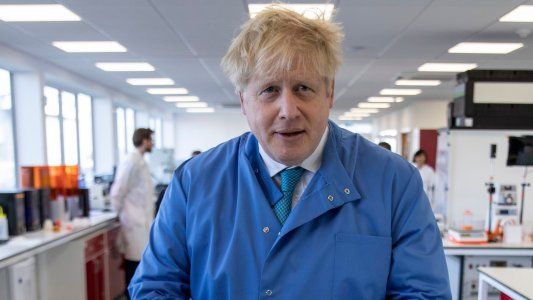 Boris Johnson sigue en terapia intensiva, con oxígeno pero sin utilizar el respirador