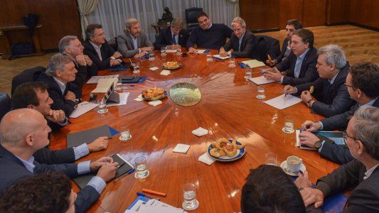 Con Quintana y Lopetegui en la mesa, Dujovne debutó como coordinador del área económica