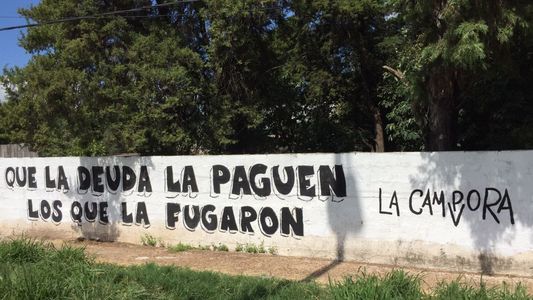 En medio de las internas del Gobierno, reapareció La Cámpora con un peculiar mensaje sobre el pago de la deuda con el FMI