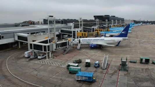 Aeroparque y Ezeiza: los vuelos sufrieron demoras y cancelaciones por fallas del sistema