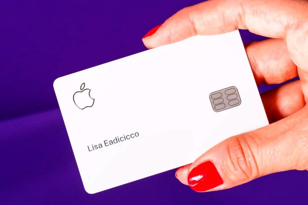 Denuncian a la Apple Card por sexista: le da más crédito a los hombres