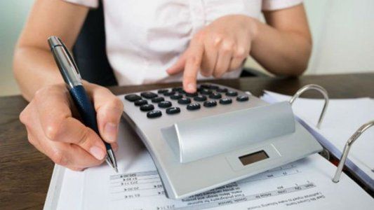 Un estudio revela que un asalariado destina la mitad del año para pagar impuestos