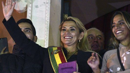 Quién es Jeanine Añez y por qué asumió como presidenta provisional de Bolivia