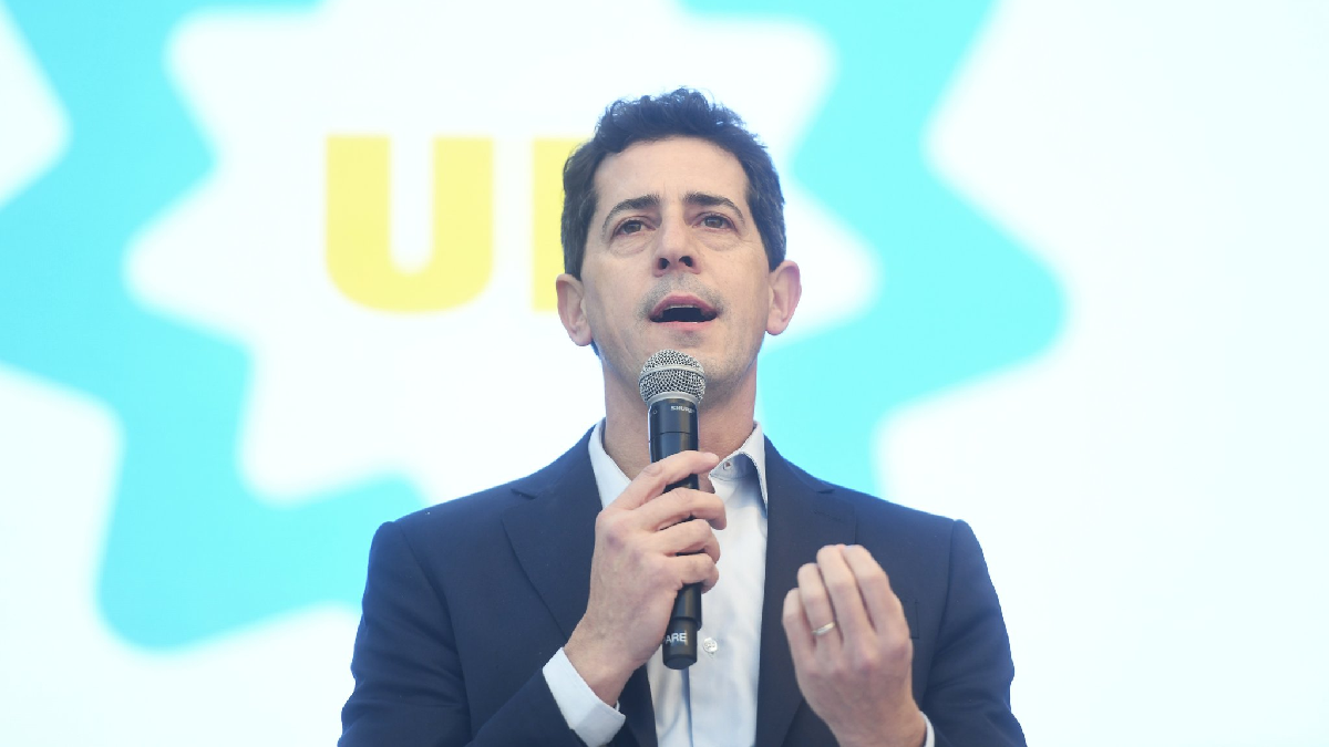 Wado de Pedro encabezó el primer acto de Unión por la Patria.