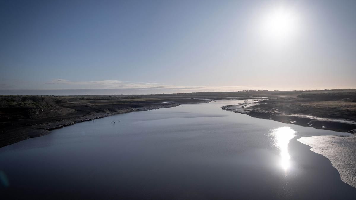 Luis Lacalle Pou declaró el fin de la emergencia hídrica y garantizó el abastecimiento de agua en Uruguay. (Télam)