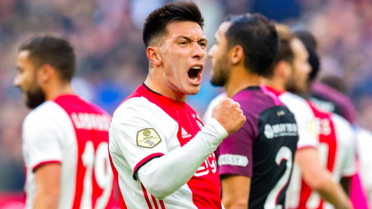 También cabecea: Lisandro Martínez cerró el 4-0 de Ajax ante Utrecht