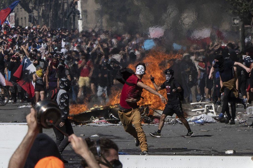 La dura advertencia de un ex candidato a presidente de Chile sobre la crisis en ese país: Esto es una monarquía y va a terminar mal
