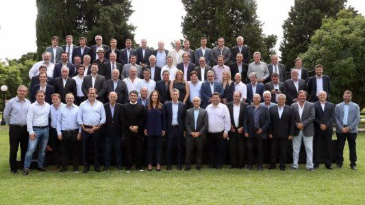 Macri con intendentes de Cambiemos: En 10 años tendremos pobreza e inflación de un dígito