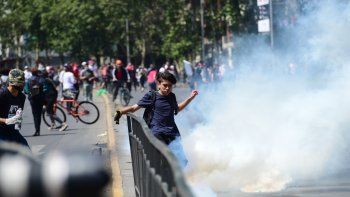 Nuevos incidentes en Chile: cacerolazos, muertos por los saqueos y 800 detenidos