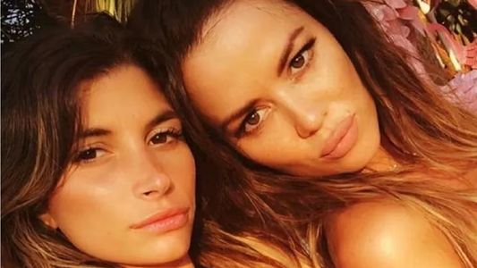 La foto hot de Karina Jelinek con Flor Parise por San Valentín que después borró y explicó el motivo