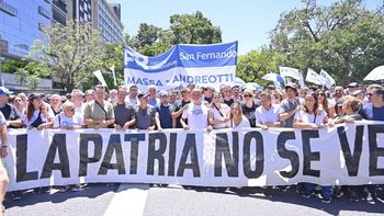 el massismo marcho durante el paro con su propia columna y alejado de kicillof y del peronismo el massismo marcho durante el paro con su propia columna y alejado de kicillof y del peronismo