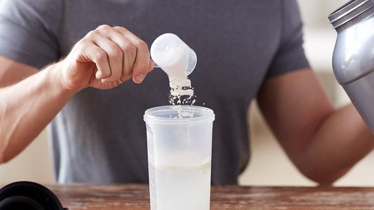 Creatina: cuánto tarda en hacer efecto y cómo tomarla para aprovechar sus beneficios