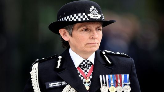 La jefa de Scotland Yard renunció en medio de la investigación del Partygate y complica más a Boris Johnson