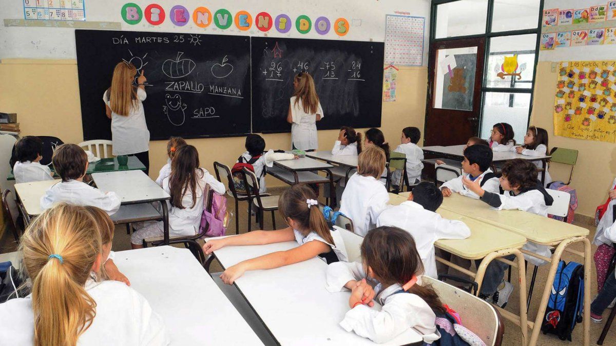 Nuevo paro docente y un dato preocupante: 1 de cada 10 alumnos secundarios deja antes de obtener el título