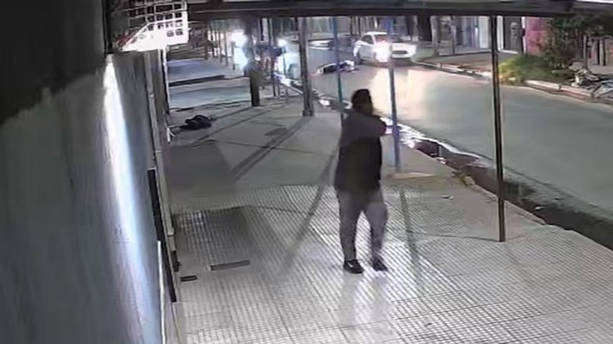 Un policía de la Ciudad mató de diez tiros a una ladrona en La Matanza y quedó detenido.&nbsp;