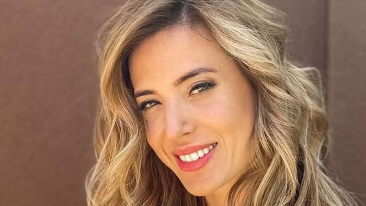 Las explosivas fotos de Jésica Cirio sin filtro y en microbikini desde la playa