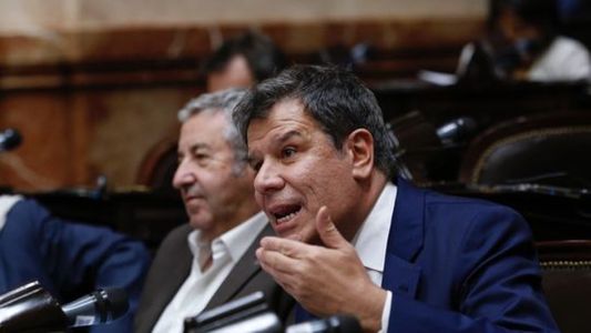 Manes y otros radicales pidieron sacar del bloque UCR a quienes apoyaron el veto de Milei