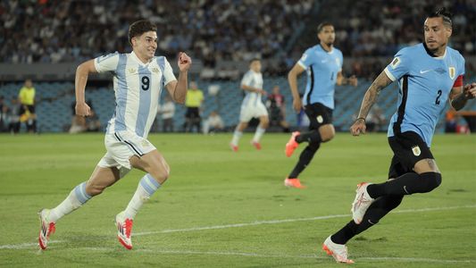 Con un golazo de Thiago Almada, la Selección Argentina venció a Uruguay y acaricia la clasificación al Mundial