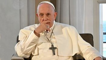 El papa Francisco cumple un mes internado y se conoció su último parte médico