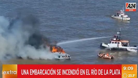 Video | Se incendió un barco en el Río de la Plata en el que viajaban tres personas
