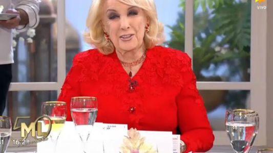 Misterioso ruido en el programa de Mirtha Legrand: ¿qué pasó detrás de cámara?