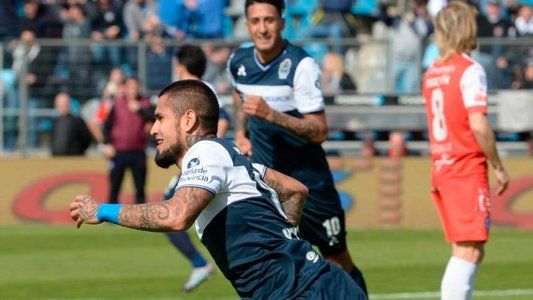 Gimnasia sumó de a tres: le ganó a Argentinos Jr. de local en el debut de la Superliga