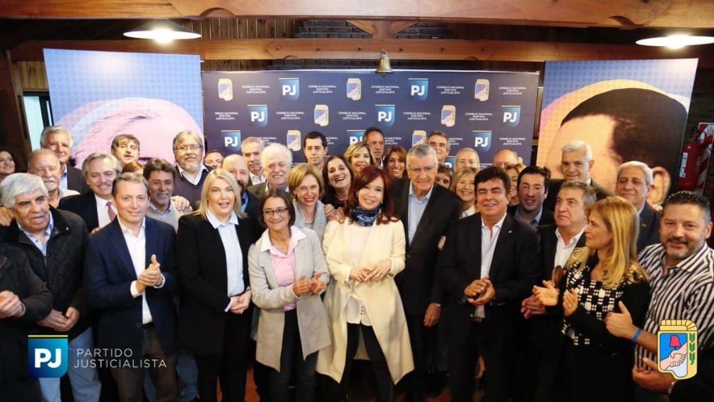 Cristina Kirchner participó de la cumbre del PJ que busca dar una señal fuerte para unificar al peronismo