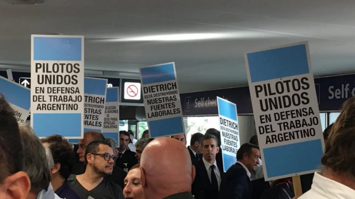 Paro aeronáutico: el Gobierno apuesta a que los gremios retrocedan y no dictarán la conciliación obligatoria