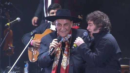 Milei cantó con el Chaqueño Palavecino y le agradeció a Córdoba por ayudarlo a ser Presidente