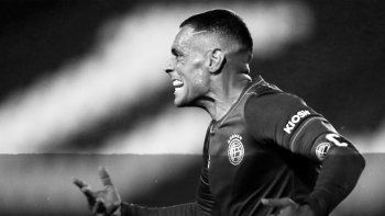 Siempre Sand: doblete del goleador de 40 años y triunfazo 3-2 de Lanús ante Sao Paulo en la Fortaleza