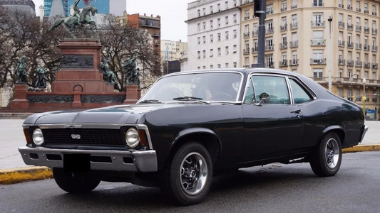 Sueño con autos viejos: lo que te sigue arrastrando desde el pasado