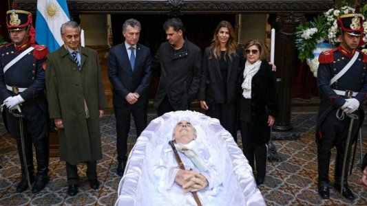 Macri y Awada pasaron por el Congreso para despedir los restos de De la Rúa
