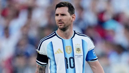 Por qué la Selección Argentina juega con una cinta negra en el brazo contra Suiza en el Mundial 2026