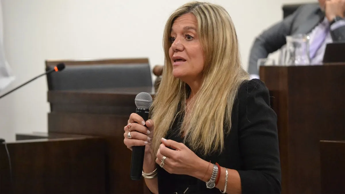 Un preso intentó apuñalar a una fiscal en medio de un juicio