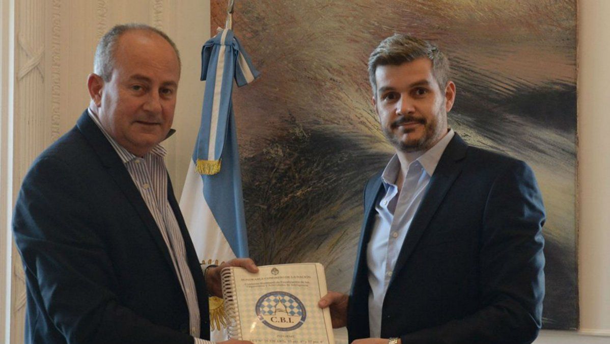 Un senador oficialista anunció que votará en contra de la legalización del aborto