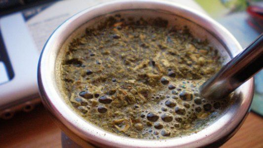 Yerba mate: Ahora el Gobierno regulará la cantidad de polvo y palo que viene en los paquetes