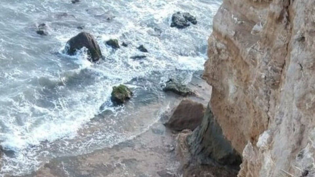 Tragedia en Mar del Plata: un turista se estaba tomando una foto al borde de un acantilado