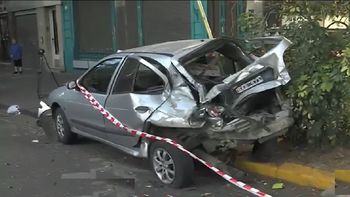 Violento choque: un auto robado cruzó en rojo, impactó contra un colectivo y dejó 13 heridos