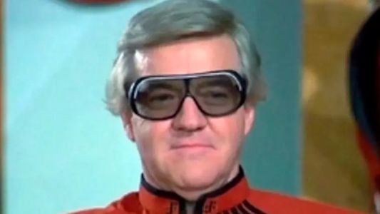 Murió Richard Herd, actor de V, Invasión Extraterrestre,