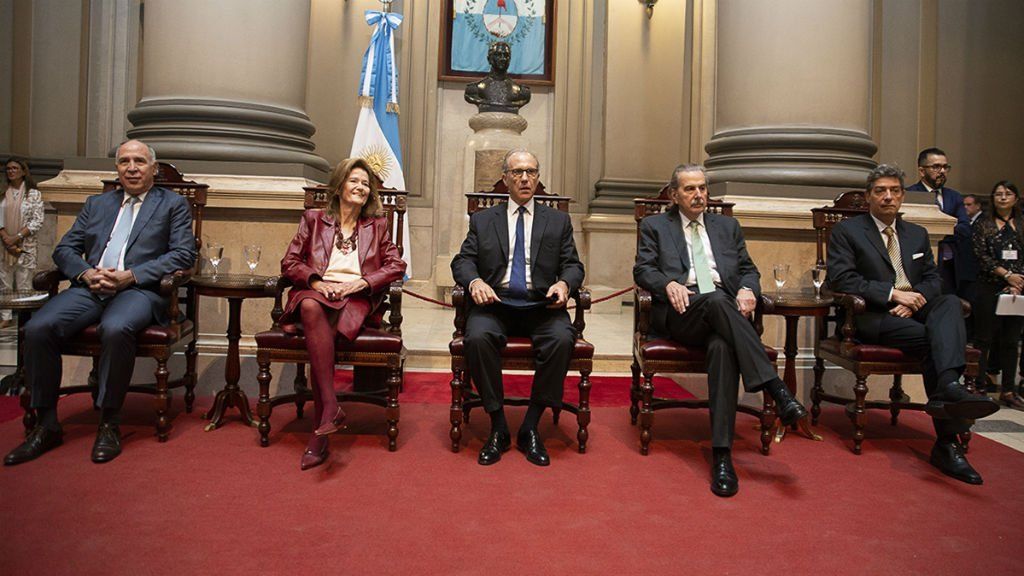 Un freno inesperado para el juicio contra Cristina: la Corte Suprema pidió un expediente para analizar pedidos de la defensa