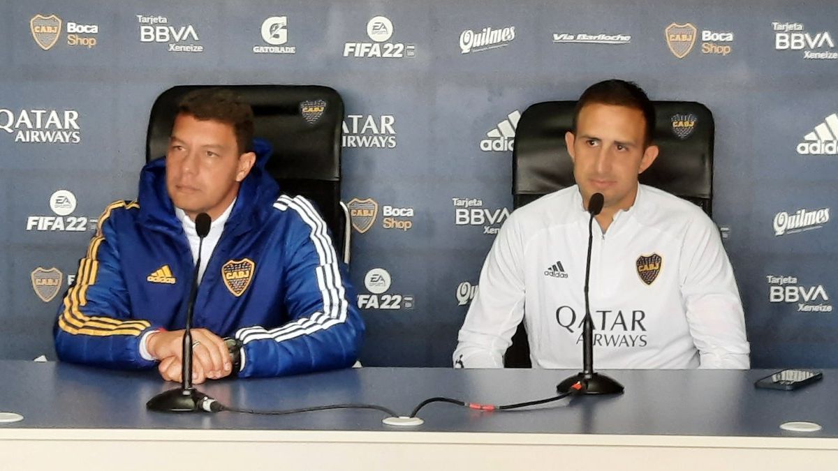 Battaglia e Izquierdoz hoy en conferencia se refirieron a la reunión con Riquelme.