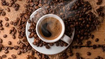 No tires los restos de café porque tenés un tesoro en tu casa: cómo aprovechar estos trucos