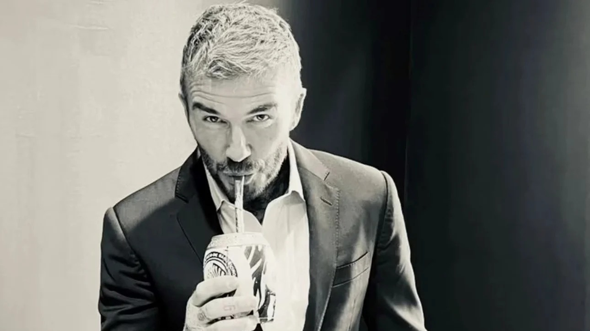 David Beckham, argentinizado con el mate. (Foto: @davidbeckham)