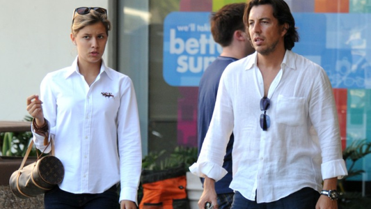 Luis Miguel: La sorpresiva escena de amor entre Michelle Salas y el manager del cantante