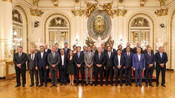 Alberto redefine la relación con las provincias: auxilio financiero, visitas personalizadas y una ley federal